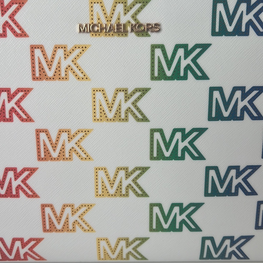 MICHAEL KORS Wristlet - Picture 13 of 13